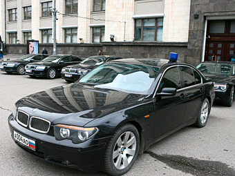 Два вице-спикера Госдумы от "Единой России" отказались от мигалок