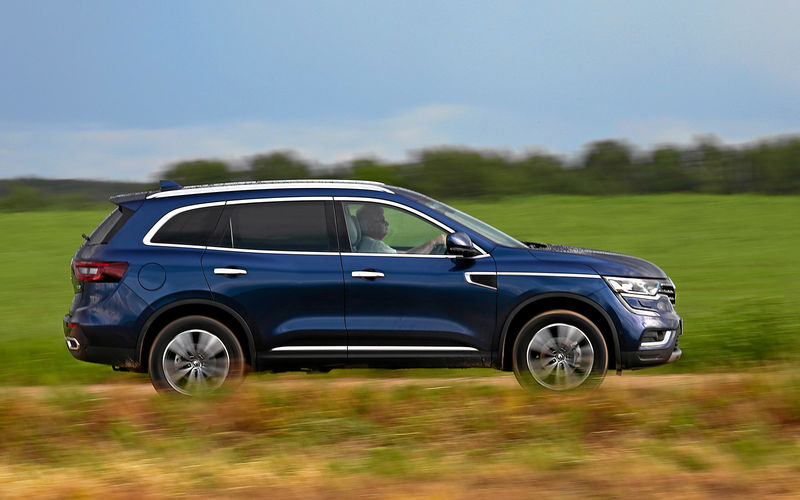 Renault Koleos с турбодизельным двигателем будет стоить 2 219 000 рублей.
