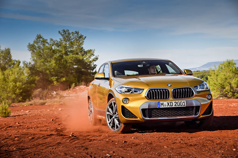 BMW назвал российские цены на кроссовер X2‍