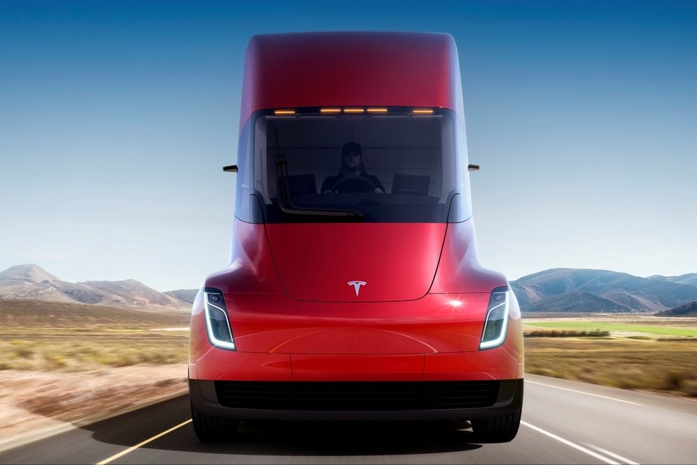 Илон Маск представил беспилотную фуру Tesla