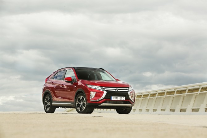 Mitsubishi назвала цены на кроссовер Eclipse Cross