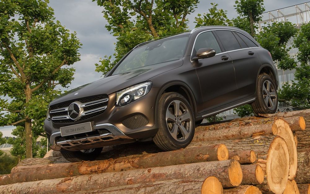 Мерседес-Бенц РУС отзывает автомобили С-класса и кроссоверы GLC