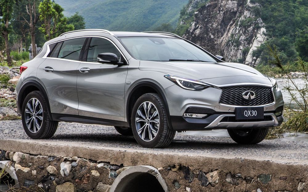 В России отзывают Infiniti Q30 и кроссоверы Infiniti QX30