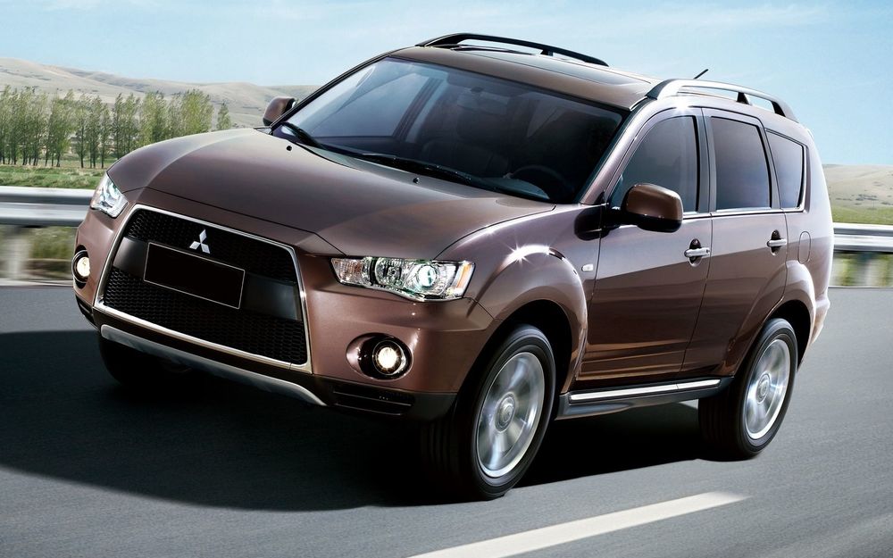  В России отзывают старые Mitsubishi Outlander