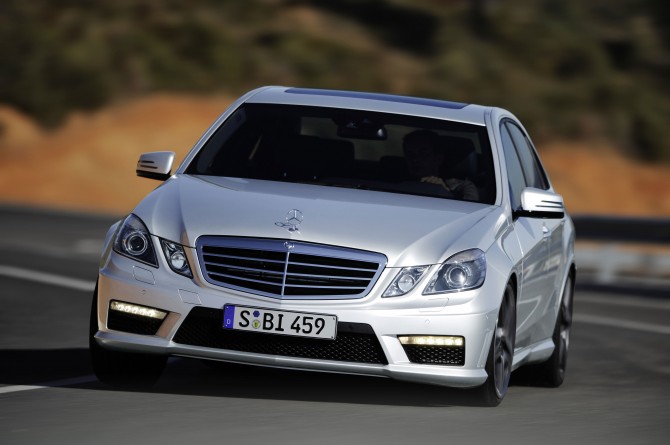 Стали известны сроки запуска завода Mercedes-Benz в России‍