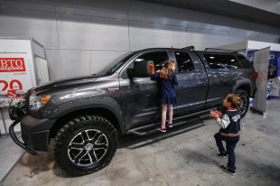 Водителей научат обгонять и перевозить детей