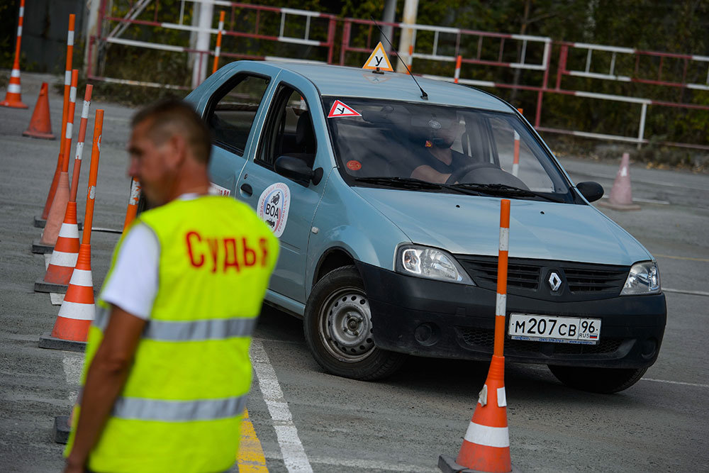 Экзамен на водительские права изменится в следующем году
