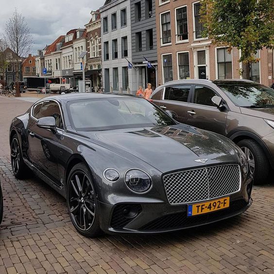 Bentley проводит отзыв автомобилей в России