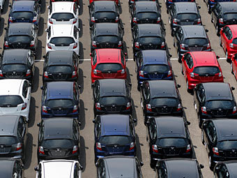 Импорт легковушек в Россию в десять раз превысил экспорт