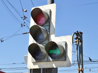 Москва купит тысячу мобильных светофоров