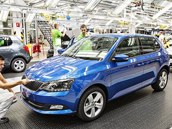 С конвейера завода Skoda сошел первый экземпляр нового хэтчбека