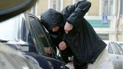 В Москве полицейских подозревают в сговоре с угонщиками