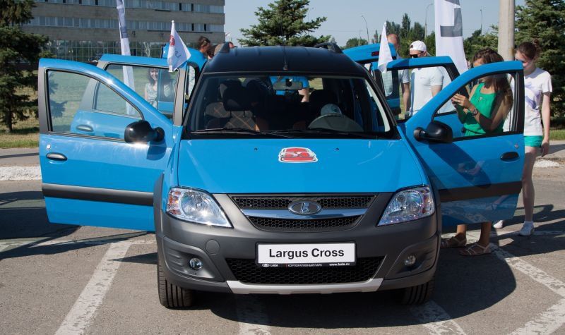 АВТОВАЗ показал новую версию универсала Largus Cross