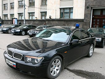 Два вице-спикера Госдумы от "Единой России" отказались от мигалок