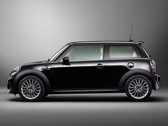 В Россию привезли MINI Cooper с салоном ручной работы